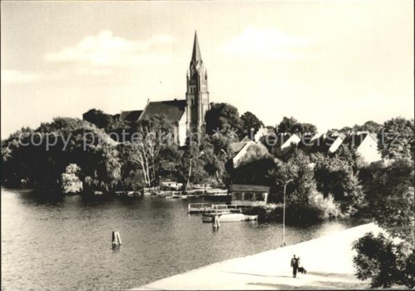 Roebel Mueritz Uferpromenade am See Kirche