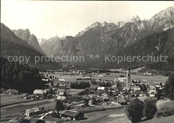 Dobbiaco Pustertal Suedtirol verso la Valle d_Ampezzo Alpenpanorama