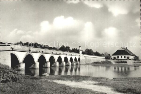 Hortobagy Steinbrücke mit neun Löchern
