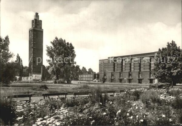 Magdeburg Aussichtsturm und Stadthalle im Kulturp