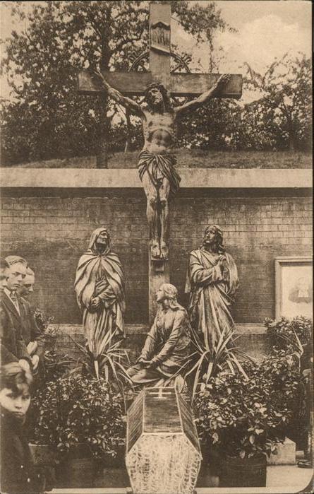 Malonne Cimetiere de Malonne Jesus Kreuz