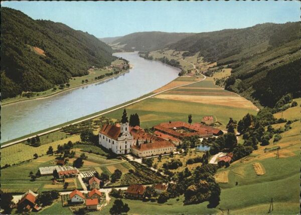 Engelhartszell Donau Oberoesterreich Blick auf Stift Engelszell am Donau_Ufe