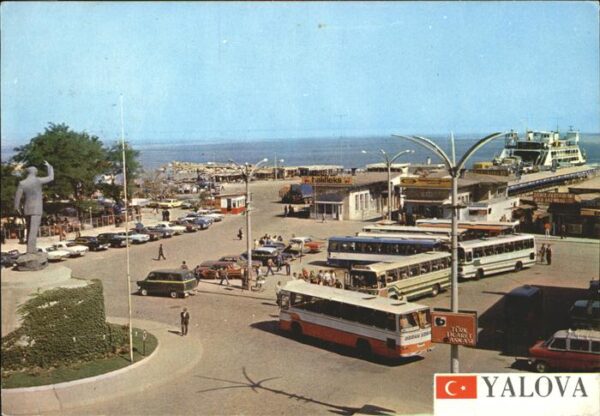 Yalova Iskele meydani Denkmal Hafen Shiff