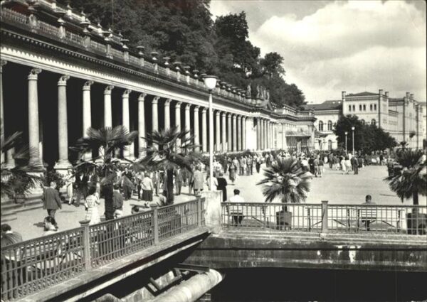 Karlovy Vary Kolonnade der Tschechoslowakisch_Sowjet
