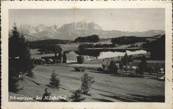 Kitzbuehel Tirol Panorama mit Schwarzsee und Alpenblick