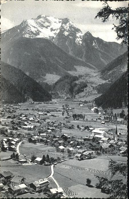 Mayrhofen Zillertal Panorama Zillertal mit Grünberg