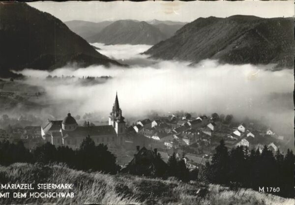 Mariazell Steiermark Panorama Blick übers Tal im Nebel mit H