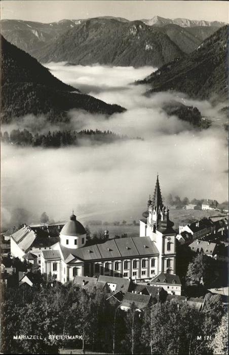 Mariazell Steiermark Basilika Impressionen im Nebel