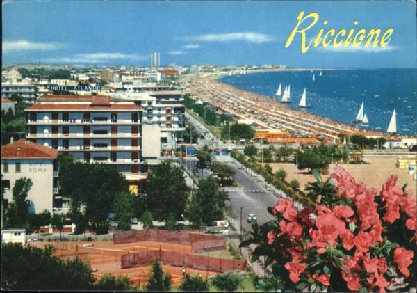 Riccione Veduta generale della grande spiaggia R