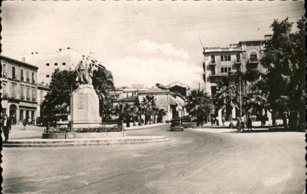 Philippeville Algerien Entree de la ville Avenue Clemenceau mo