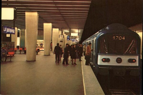 Eisenbahn Reseau Express Regional La Defense