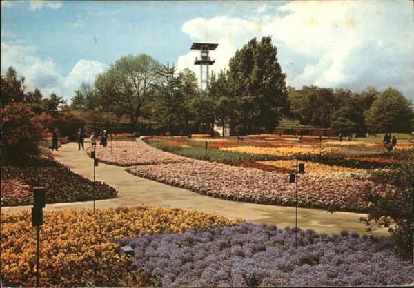 Bundesgartenschau Stuttgart Blumenteppich Aussichtsturm