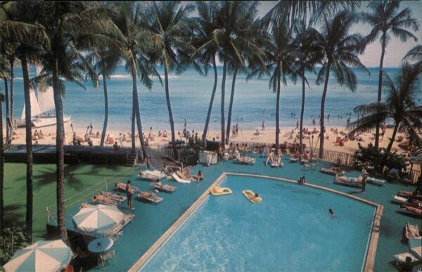 Honolulu Waikiki Beach Outrigger Hotel