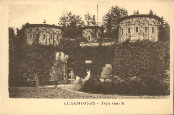 LUXEMBOURG  Luxemburg Trois Glands