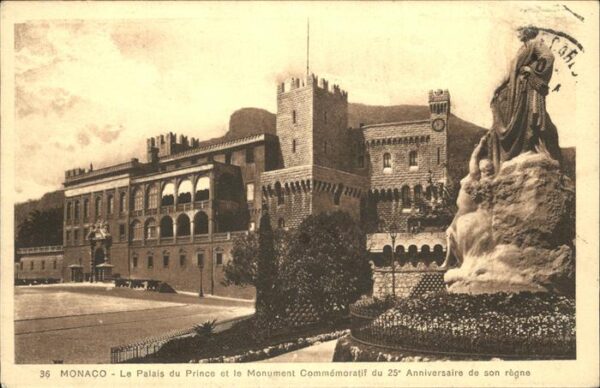 Monaco Le Palais du Prince et le Monument Comm
