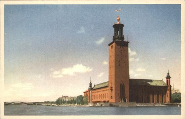 Stockholm Stadshuset med Västerbron