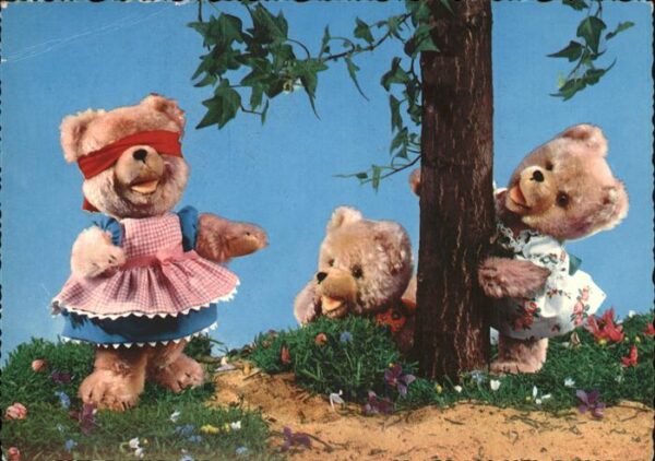 Teddy Teddybaer Teddy-bear Versteckspiel Baum