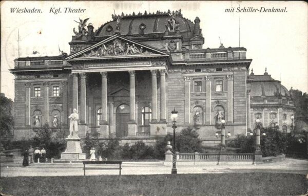 Theatergebaeude Wiesbaden Schiller-Denkmal