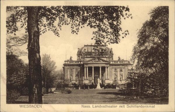 Theatergebaeude Wiesbaden Schillerdenkmal
