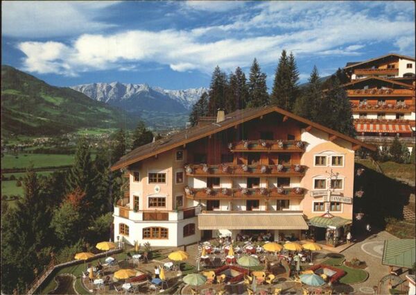 St Johann Tirol Dorfhotel Tannenhof Alpenpanorama