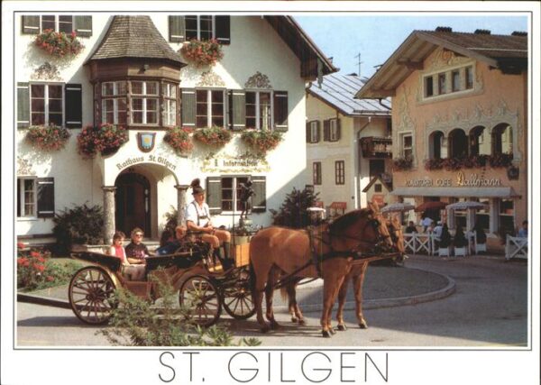 St Gilgen Salzkammergut Rathaus Mozartbrunnen Pferdekutsche