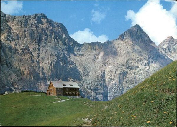 Falkenhuette Kaltwasser Karwendelgebirge