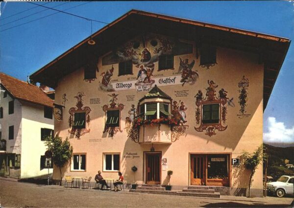 Kastelruth Suedtirol Gasthof zum Wolf Fassadenmalerei