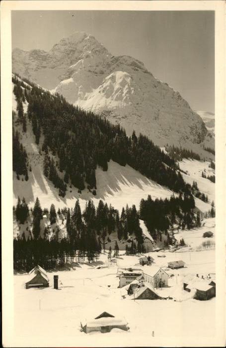 Kleinwalsertal Panorama mit Baad und Widderstein