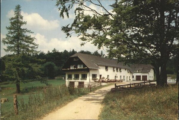 Gutenstein Niederoesterreich Berggasthaus Maumauwiese