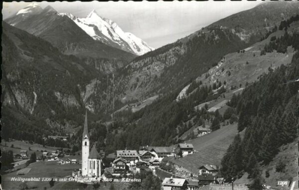 Heiligenblut Kaernten Panorama mit Grossglöckner