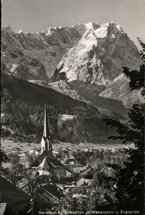 Garmisch-Partenkirchen Panorama mit Waxenstein Zugspitze