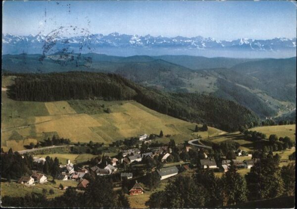 Todtnauberg Fliegeraufnahme Ort mit Alpenpanorama
