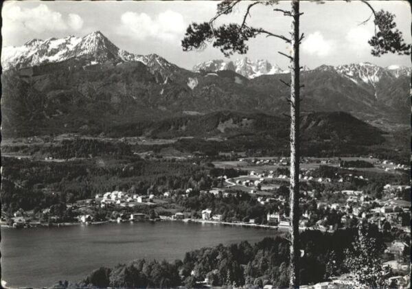 Velden Woerthersee Panorama mit Mittagskogel und See