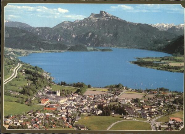 Mondsee Salzkammergut Panorama mit Schafberg und Dachstein Fl