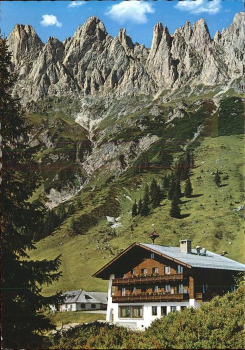 Muehlbach Hochkoenig Arthurhaus mit Alpenpanorama