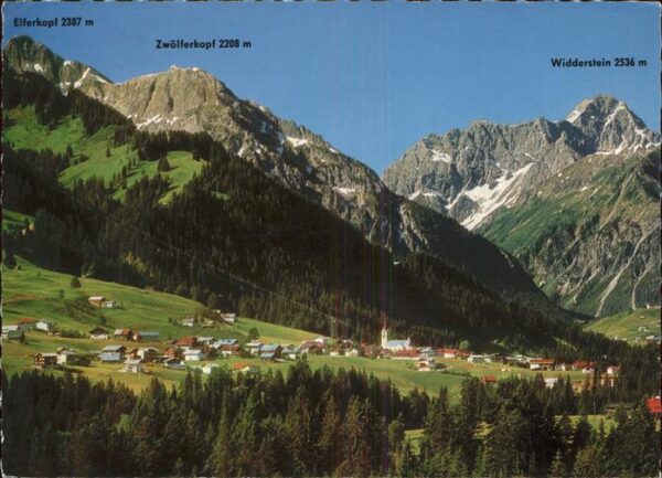 Riezlern Kleinwalsertal Vorarlberg mit Elferkopf Zwölferkopf Widderstein