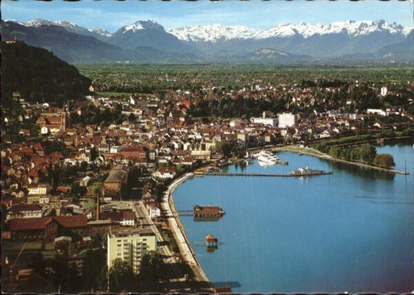 Bregenz Vorarlberg am Bodensee mit Alpenpanorama