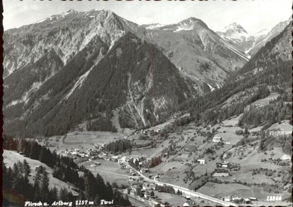 Flirsch Ortsblick mit Alpenpanorama