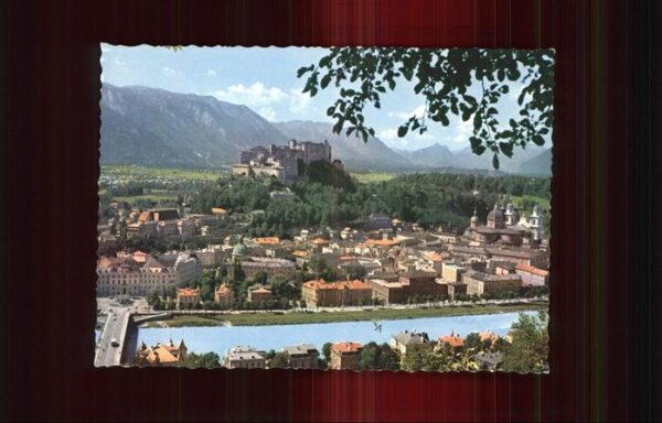 Salzburg Oesterreich mit Festung Untersberg und Lottengebirg