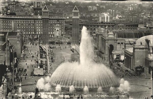 Barcelona Cataluna Parque de Montjuich Surtidor Brunnen Fo