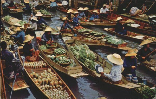 Ratchaburi Floating Market Damnernsaduok