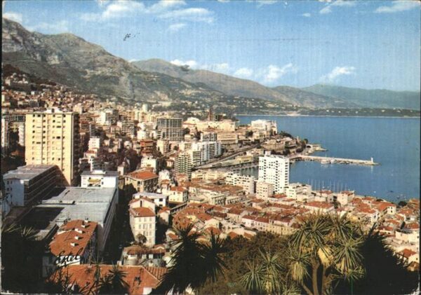 Monaco Port et vue generale sur Monte Carlo Po