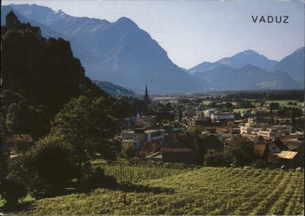 Vaduz Blick gegen Süden Falknis Mittagspitze