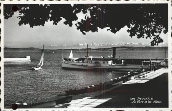 Dampfer Seitenrad Neuchatel Hafen Alpen