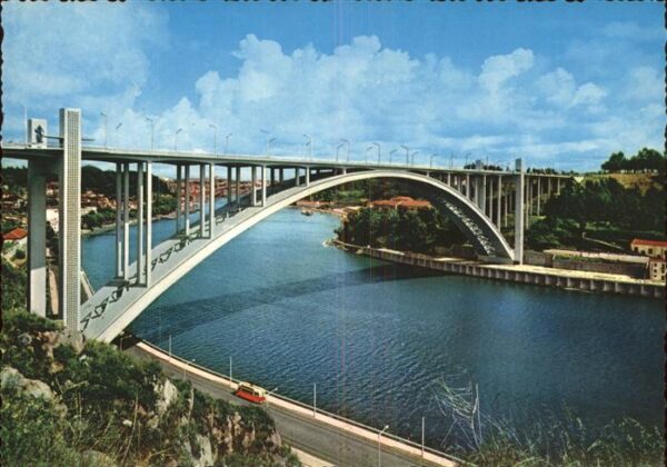 Bruecken Bauwerke Porto Ponte da Arrabida Portugal