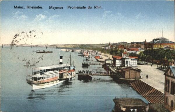 Mainz Rhein Rheinufer mit Ausflugsdampfer