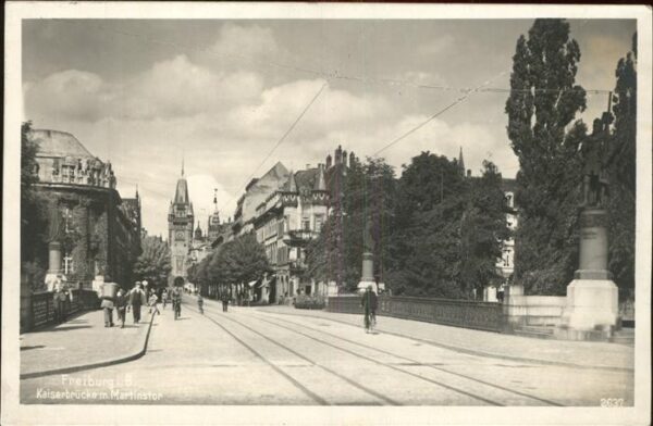 Freiburg Breisgau Kaiserbrücke mit Martinstor