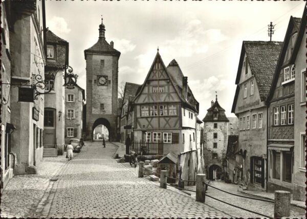 Rothenburg Tauber Ploenlein mit Sieberstor Kobolzellertor