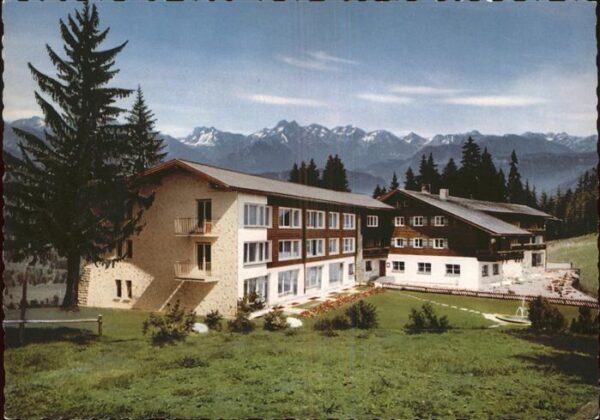 Sonthofen Oberallgaeu Allgäuer Berghof mit Alpe Eck Alpenpano