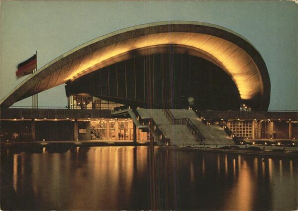 Berlin Kongresshalle bei Nacht
